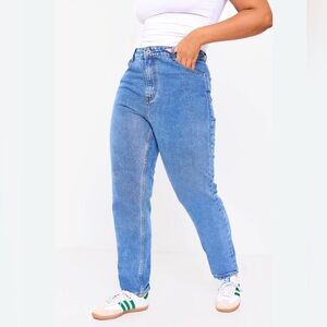 NWOT: Pretty Little Thing High Waist Mom Jeans (Size: 6)